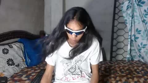 Snapshot of theesotericgoats chatting on April 2026 04:06:01 AM las cabras online show from April 2026 04:06:01 AM