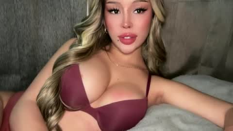 Elle  dont forget to folloW me and thumbs up online show from July 2026 11:05:02 AM