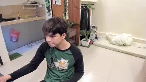 Green online show from November 2025 05:52:01 AM