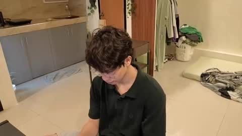 Green online show from December 2025 12:48:02 AM