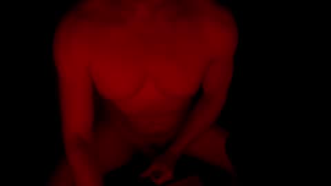 Snapshot of thehungmantis chatting on November 2025 04:43:02 AM thehungmantis online show from November 2025 04:43:02 AM