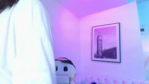 Snapshot of theia_moon_ chatting on January 2025 12:44:02 PM Theia online show from January 2025 12:44:02 PM