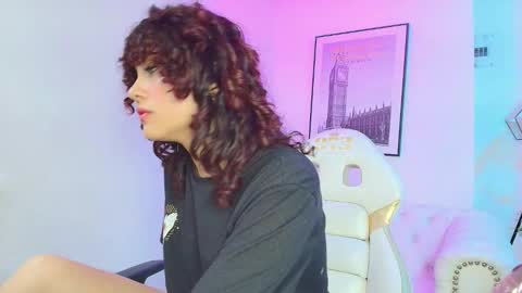 Snapshot of theia_moon_ chatting on January 2025 04:08:02 PM Theia online show from January 2025 04:08:02 PM