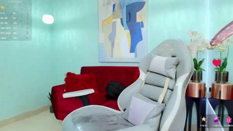 Snapshot of theia_moon_ chatting on January 2025 03:42:02 PM Theia online show from January 2025 03:42:02 PM