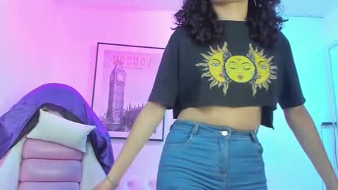 Snapshot of theia_moon_ chatting on February 2025 12:30:02 PM Theia online show from February 2025 12:30:02 PM