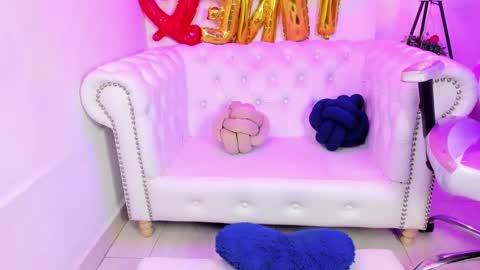 Snapshot of theia_moon_ chatting on February 2025 04:05:01 PM Theia online show from February 2025 04:05:01 PM