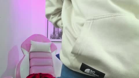 Snapshot of theia_moon_ chatting on February 2025 12:37:01 PM Theia online show from February 2025 12:37:01 PM