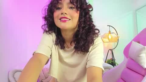 Snapshot of theia_moon_ chatting on March 2025 03:38:02 PM Theia online show from March 2025 03:38:02 PM