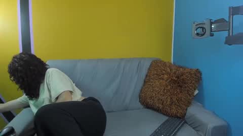 Snapshot of theia_moon_ chatting on March 2025 12:01:02 PM Theia online show from March 2025 12:01:02 PM