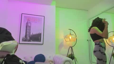 Snapshot of theia_moon_ chatting on March 2025 01:01:01 PM Theia online show from March 2025 01:01:01 PM