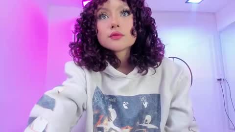 Snapshot of theia_moon_ chatting on March 2025 01:19:02 PM Theia online show from March 2025 01:19:02 PM