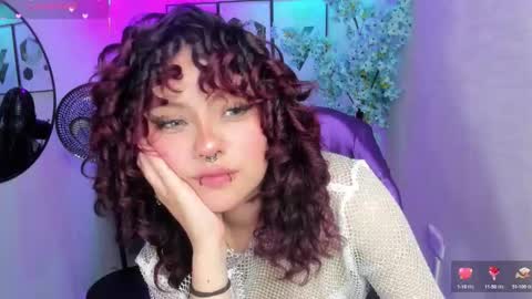 Snapshot of theia_moon_ chatting on September 2025 03:11:01 PM Theia online show from September 2025 03:11:01 PM