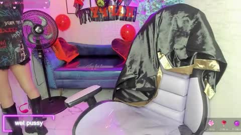 Snapshot of theia_moon_ chatting on November 2025 12:39:02 PM Theia online show from November 2025 12:39:02 PM