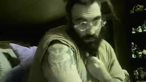 Snapshot of theironbulll chatting on December 2025 09:43:01 PM Iron online show from December 2025 09:43:01 PM