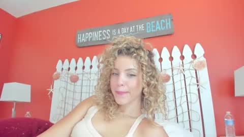 Snapshot of theislandgirl chatting on January 2025 05:55:01 PM Lily Marie online show from January 2025 05:55:01 PM