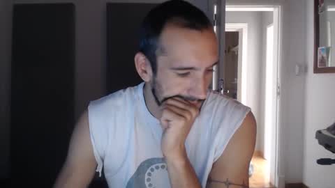 Snapshot of thekingofpains chatting on December 2024 12:18:02 PM KINGOFPAINS online show from December 2024 12:18:02 PM