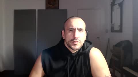 Snapshot of thekingofpains chatting on October 2025 04:46:02 AM KINGOFPAINS online show from October 2025 04:46:02 AM