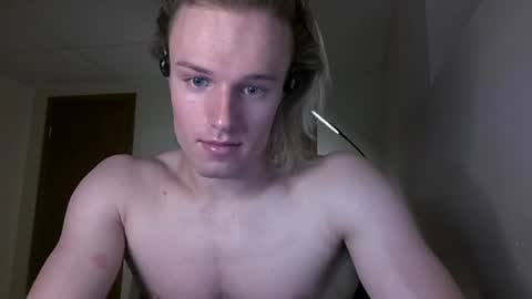 Snapshot of thelevimeyers chatting on March 2025 02:26:02 AM thelevimeyers online show from March 2025 02:26:02 AM