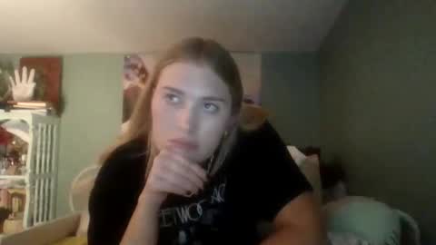 Little Bambii online show from November 2025 12:49:01 AM