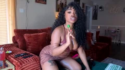 Snapshot of thelovelybrown chatting on May 2026 04:35:02 PM thelovelybrown online show from May 2026 04:35:02 PM