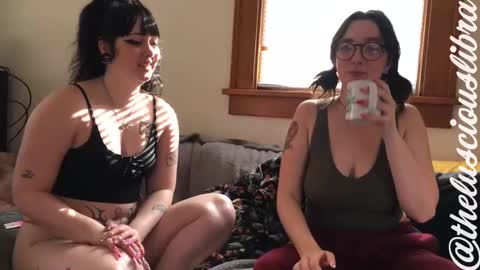 Snapshot of thelusciouslibra chatting on January 2025 08:07:01 PM thelusciouslibra online show from January 2025 08:07:01 PM