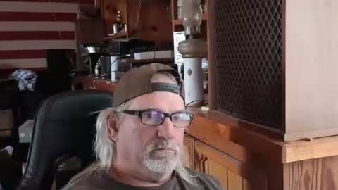 Snapshot of themasseure1 chatting on April 2026 07:14:01 PM themasseure1 online show from April 2026 07:14:01 PM