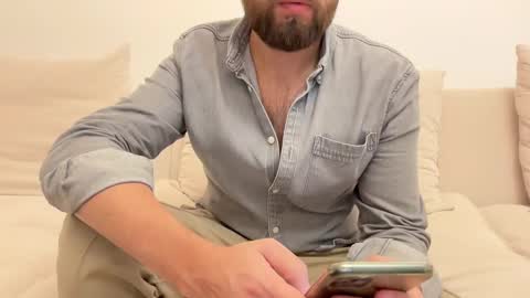 Snapshot of themonarchgoat chatting on December 2024 11:16:02 PM TheMonarchGoat online show from December 2024 11:16:02 PM