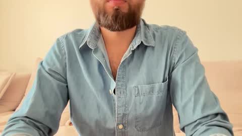 Snapshot of themonarchgoat chatting on October 2025 08:39:01 AM TheMonarchGoat online show from October 2025 08:39:01 AM