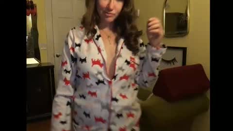 Snapshot of themrsnelson chatting on October 2025 08:02:02 AM Cach Nelson online show from October 2025 08:02:02 AM