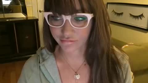 Snapshot of themrsnelson chatting on October 2025 07:32:01 AM Cach Nelson online show from October 2025 07:32:01 AM