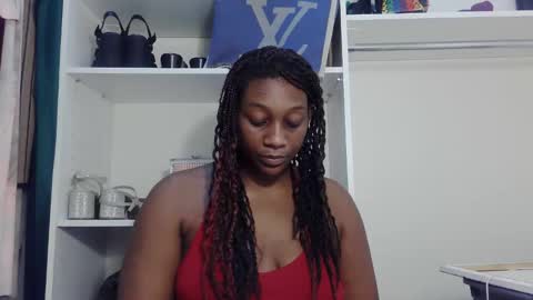 Snapshot of thenaturalgoddess chatting on December 2025 05:00:01 PM TheNaturalGoddess online show from December 2025 05:00:01 PM