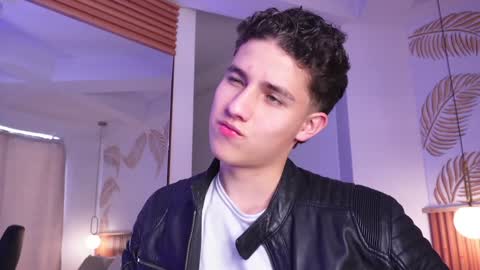 Snapshot of theohawke_ chatting on January 2025 04:59:02 PM THEO- MATEO online show from January 2025 04:59:02 PM