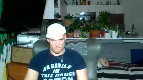 Snapshot of theoutfitter chatting on February 2025 11:39:02 AM MISTERPOWERS online show from February 2025 11:39:02 AM