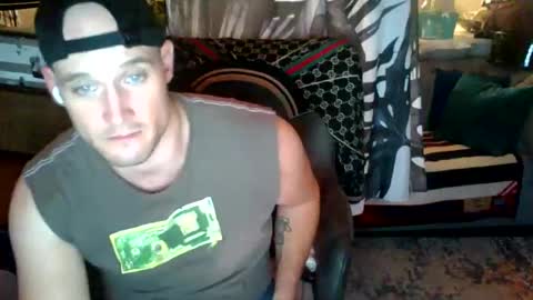 Snapshot of theoutfitter chatting on February 2025 02:07:02 AM MISTERPOWERS online show from February 2025 02:07:02 AM