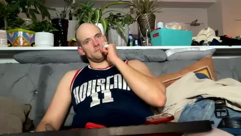 Snapshot of theoutfitter chatting on February 2025 11:09:02 AM MISTERPOWERS online show from February 2025 11:09:02 AM