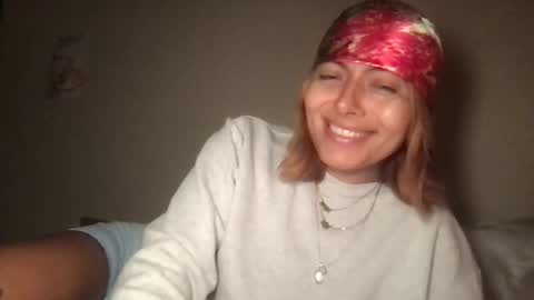 Snapshot of therain222 chatting on November 2025 07:57:01 AM therain222 online show from November 2025 07:57:01 AM