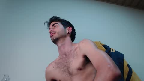 Santiago Enrique online show from February 2026 04:28:02 AM