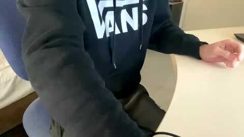 Snapshot of theroxxor chatting on December 2024 10:26:02 AM theroxxor online show from December 2024 10:26:02 AM