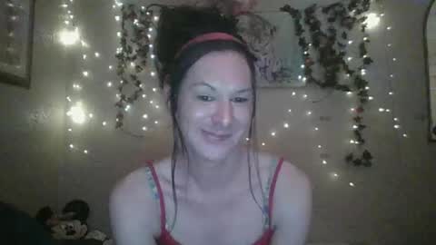 Snapshot of thesillymillie chatting on December 2024 06:21:01 AM sillymillie0 online show from December 2024 06:21:01 AM
