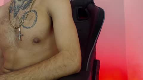 Snapshot of theskinny8inch_ chatting on January 2025 08:29:01 AM theskinny8inch_ online show from January 2025 08:29:01 AM