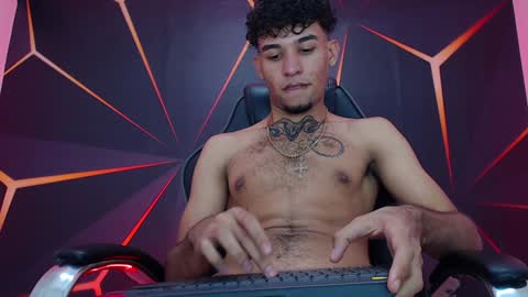 Snapshot of theskinny8inch_ chatting on January 2025 11:26:02 AM theskinny8inch_ online show from January 2025 11:26:02 AM