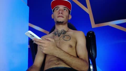 Snapshot of theskinny8inch_ chatting on February 2025 05:18:02 AM theskinny8inch_ online show from February 2025 05:18:02 AM