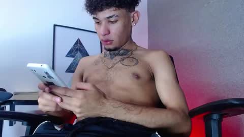 Snapshot of theskinny8inch_ chatting on February 2025 08:39:01 AM theskinny8inch_ online show from February 2025 08:39:01 AM