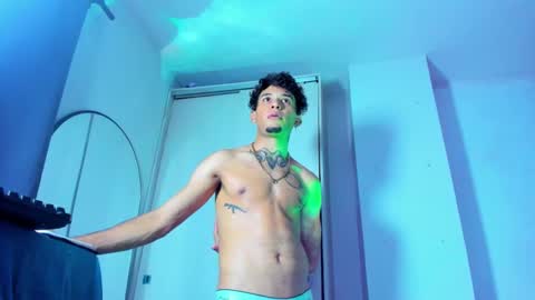 Snapshot of theskinny8inch_ chatting on March 2025 09:51:02 AM theskinny8inch_ online show from March 2025 09:51:02 AM