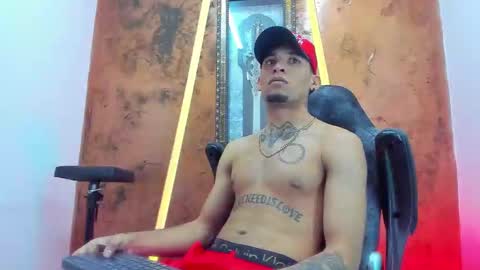 Snapshot of theskinny8inch_ chatting on September 2025 05:18:02 AM theskinny8inch_ online show from September 2025 05:18:02 AM