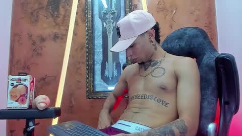 Snapshot of theskinny8inch_ chatting on September 2025 07:08:02 AM theskinny8inch_ online show from September 2025 07:08:02 AM