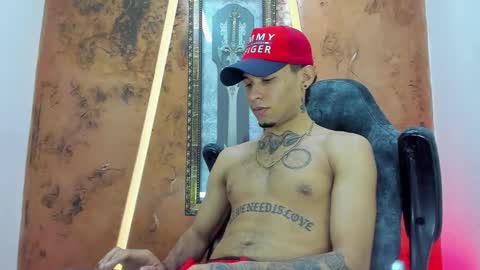 Snapshot of theskinny8inch_ chatting on September 2025 06:39:02 AM theskinny8inch_ online show from September 2025 06:39:02 AM