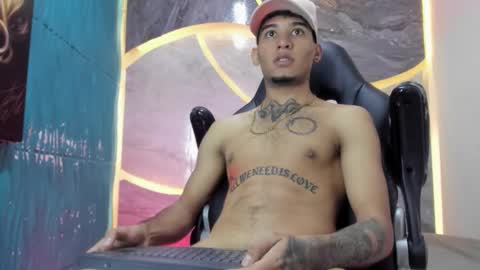 Snapshot of theskinny8inch_ chatting on October 2025 09:59:01 PM theskinny8inch_ online show from October 2025 09:59:01 PM