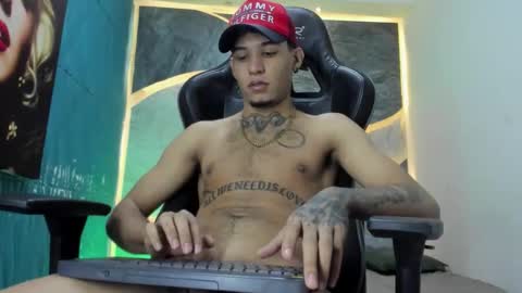 Snapshot of theskinny8inch_ chatting on October 2025 11:10:02 PM theskinny8inch_ online show from October 2025 11:10:02 PM