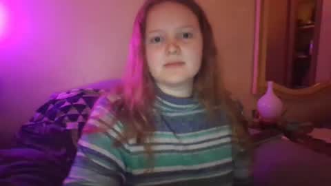 thestrawberrycreme online show from December 2024 05:18:02 PM